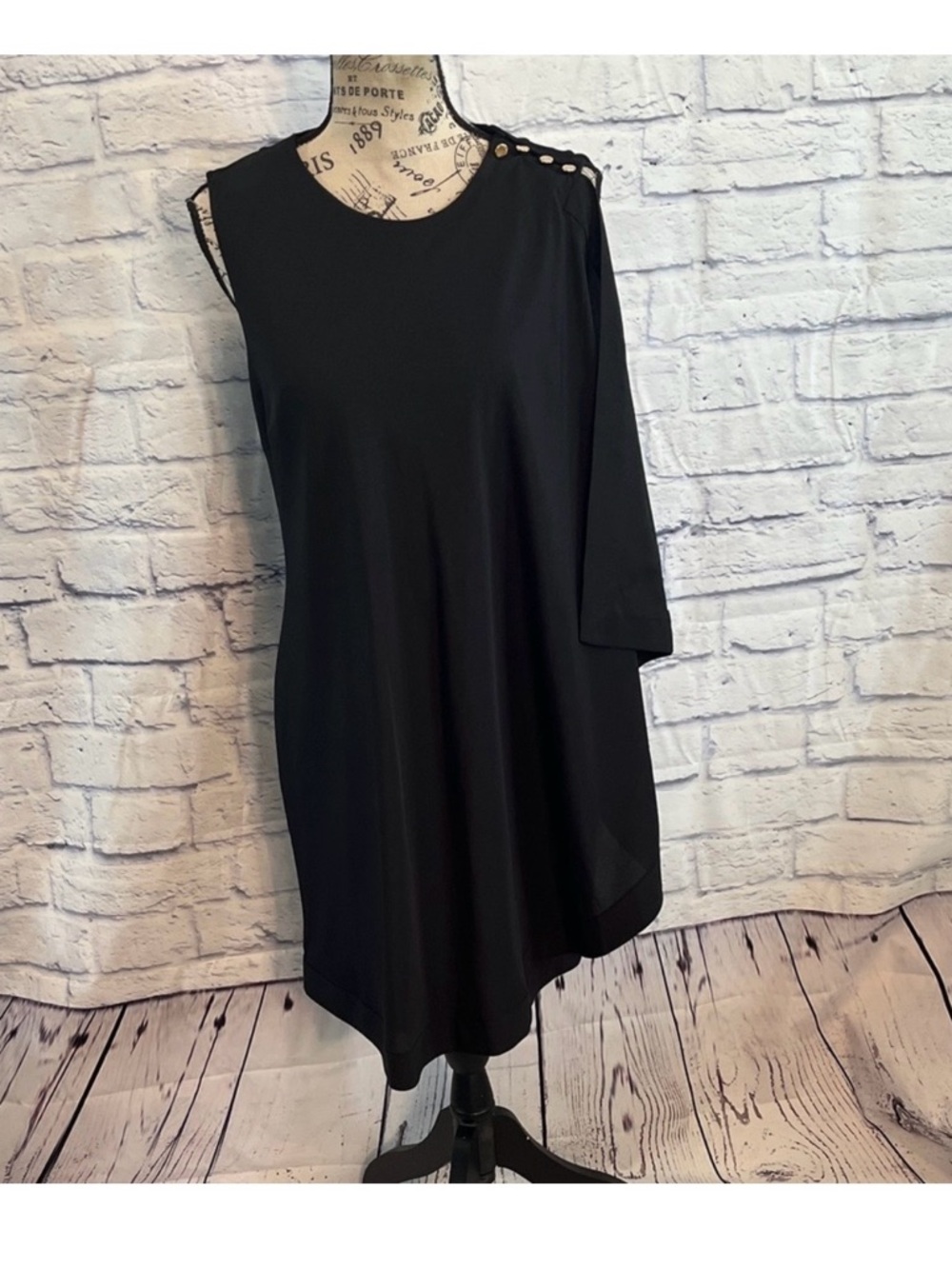 Ted Baker London Elsee Cocktail
Dress Sleeveless Drape Dress